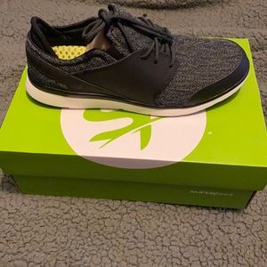 NWT Men’s size 8 Superfeet casual sneaker